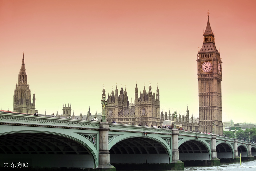 英国伦敦的标志性建筑伊丽莎白塔,一起欣赏一下!非常美丽!