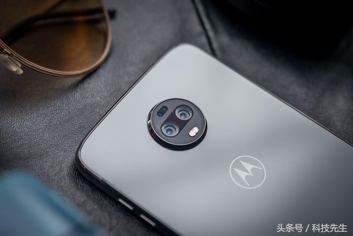 motorola z3感受：我们手机上，手机上武林的自主创新豪侠