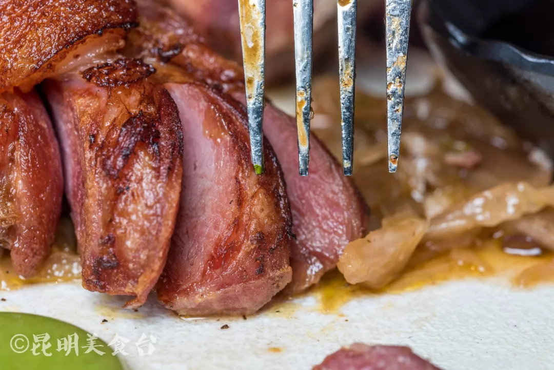 Allegedly this is, kunming sweethearts loves the place that go most, but " look up at sky "