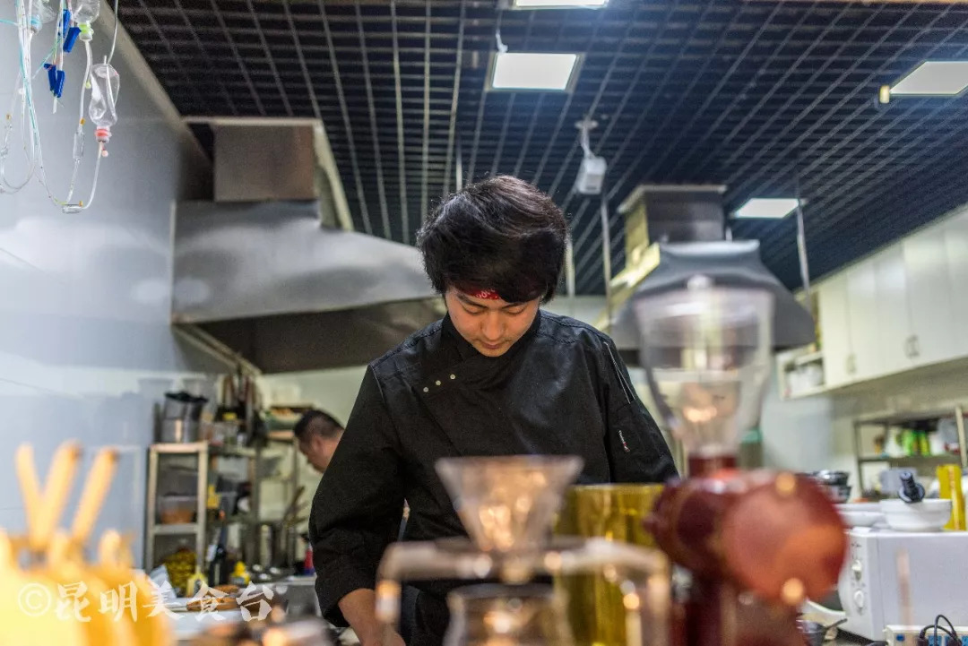Allegedly this is, kunming sweethearts loves the place that go most, but " look up at sky "
