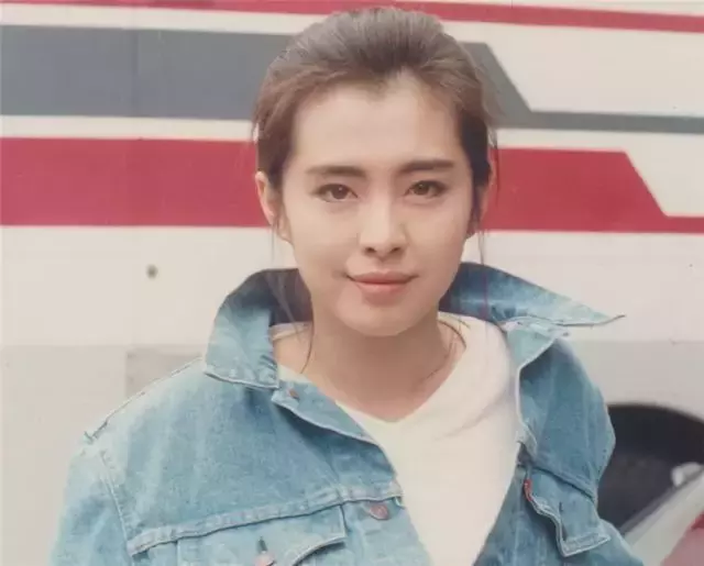 1990年王祖贤最高产,一年拍10部影片,最后一部造型最吓人