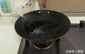 猪尾巴怎么做好吃？教您做黄豆猪尾，酱香浓郁，香浓入味
