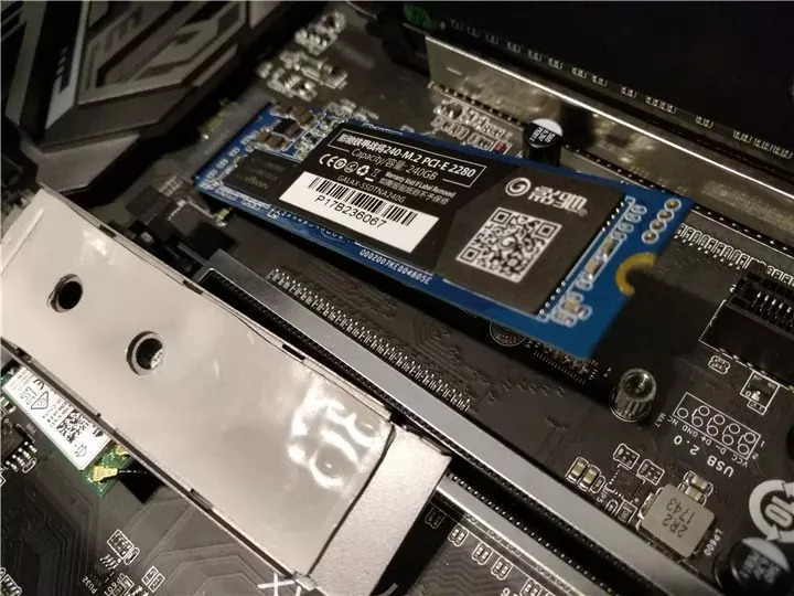 SSD固态硬盘怎么安装？固态硬盘安装教程