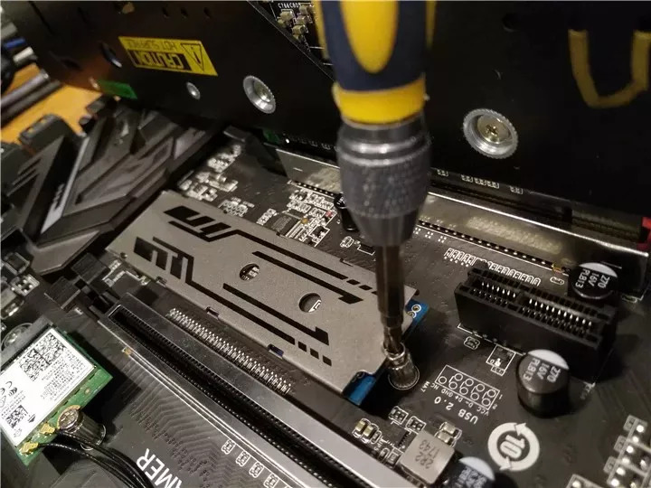 SSD固态硬盘怎么安装？固态硬盘安装教程