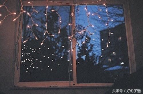 让对方看到了心疼的伤感句子 最痛的距离，是你不在我身边却在我心里图片