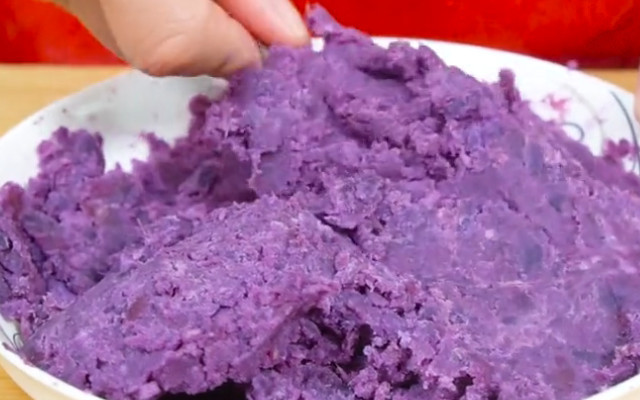 图片[2]-糯米紫薯凉糕做法 软糯香甜 小孩子特别喜欢吃！-起舞食谱网