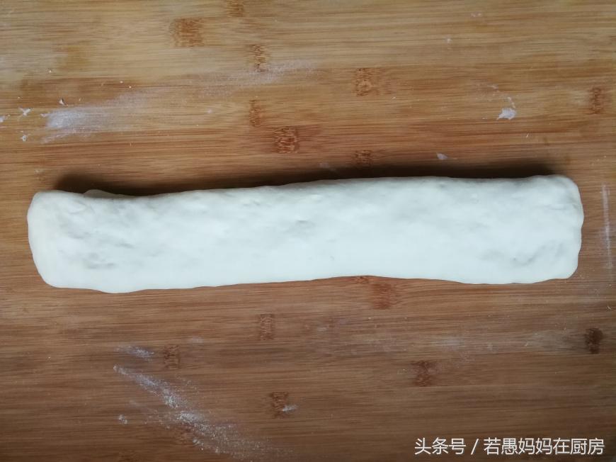 面粉最好吃的做法，比包包子还简单，4两面做11个，成本不到5块钱