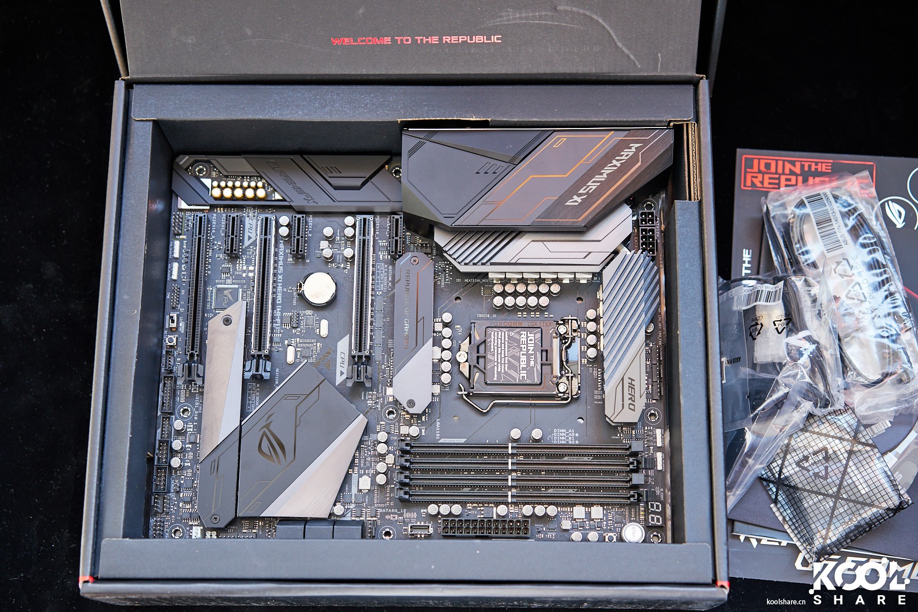 华硕 ROG MAXIMUS XI HERO 图赏