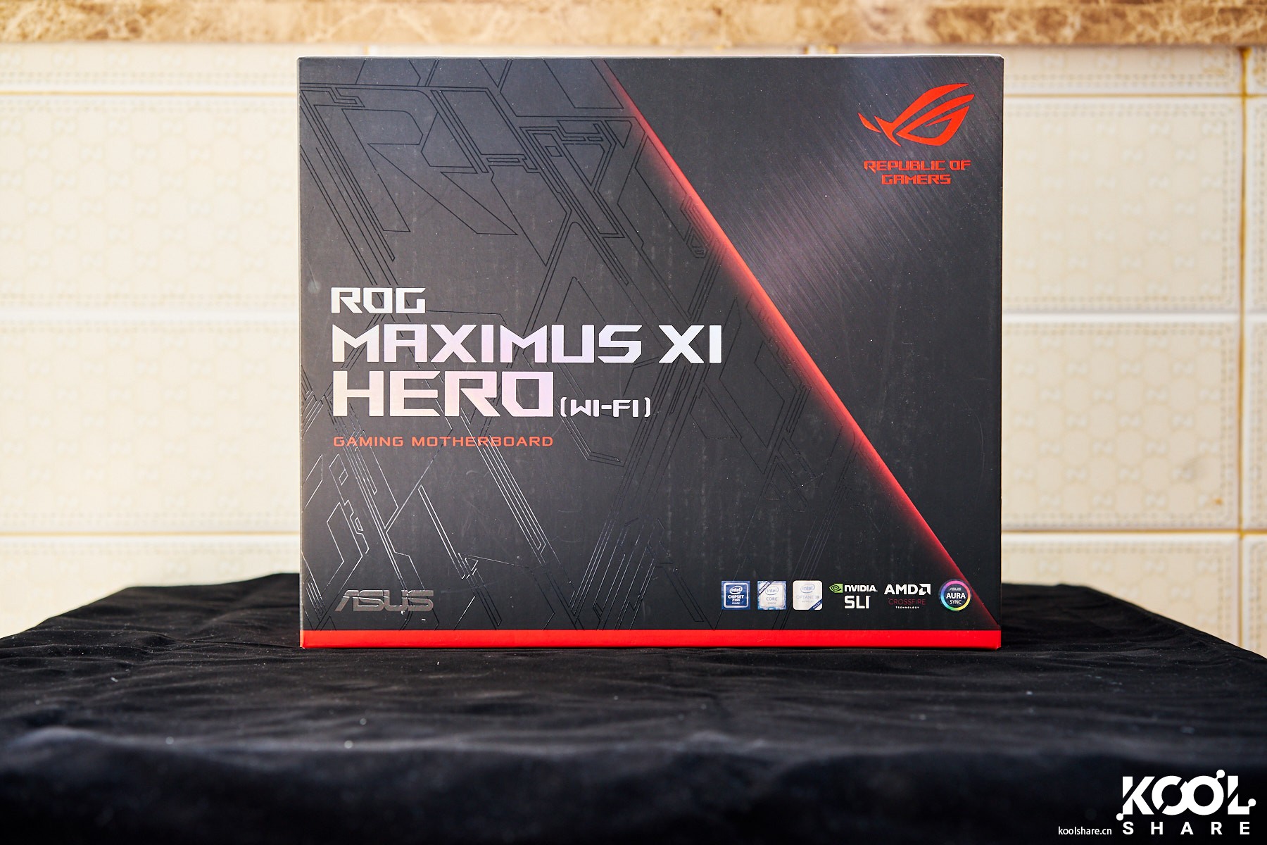 华硕 ROG MAXIMUS XI HERO 图赏