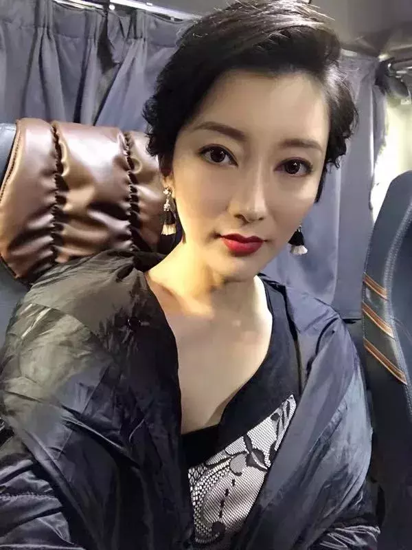 从tvb女主播到女拳王 新剧《兄弟》能否让她在“花旦荒”中上位?