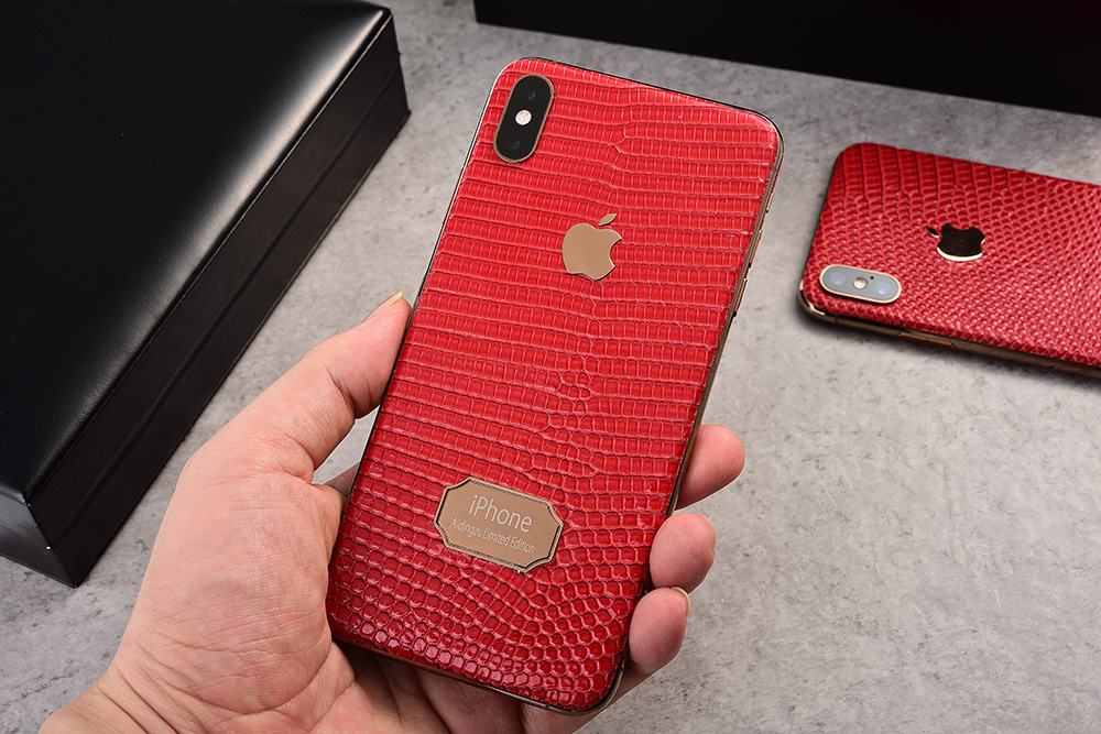 美到室息！鲜红色iPhone XS拆箱：长相超级