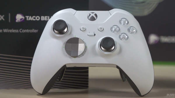 白金版Xbox One X捆缚套服拆箱 赠予乳白色精英手柄