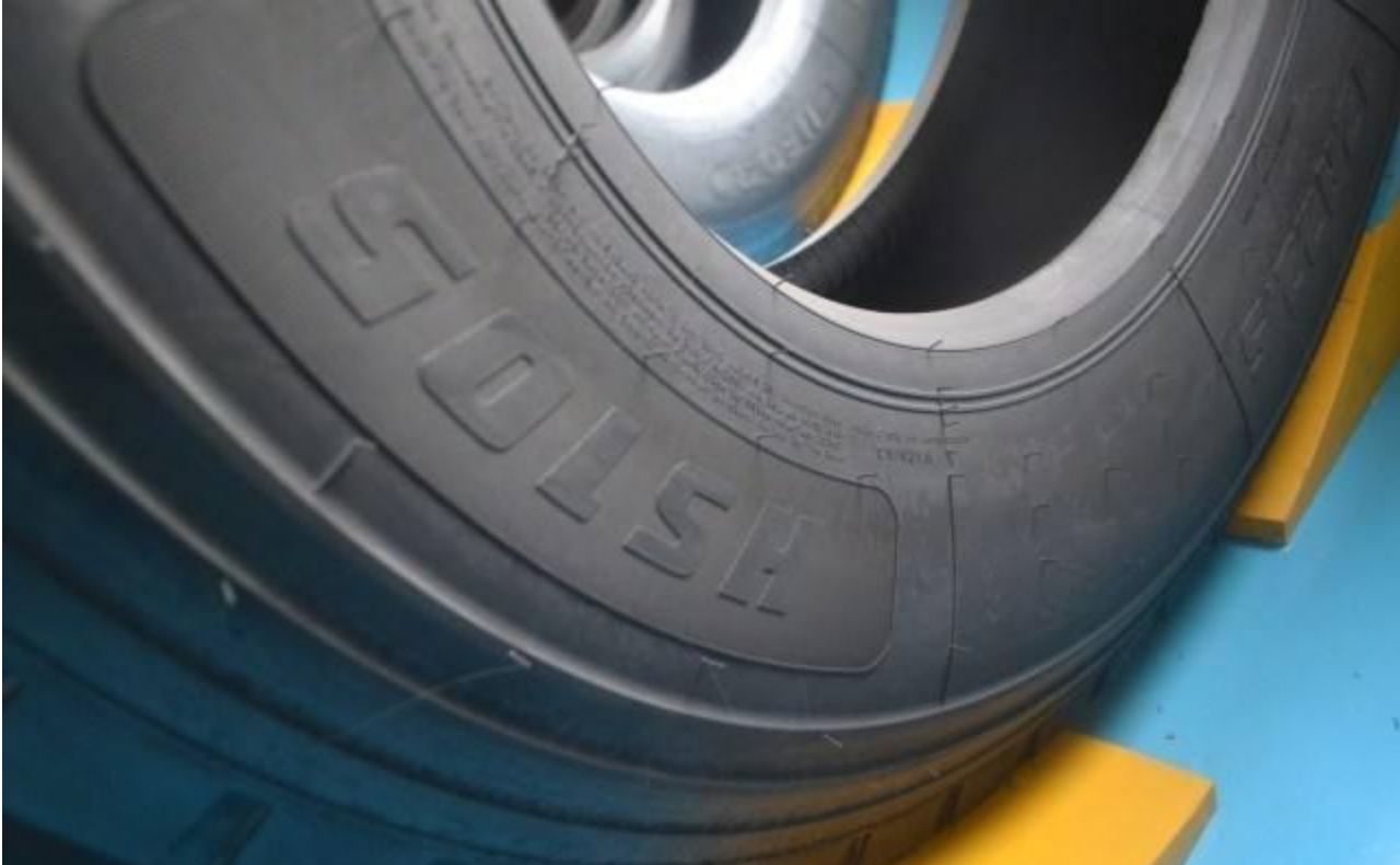 汽车轮胎为什么没有内胎，还能不漏气？