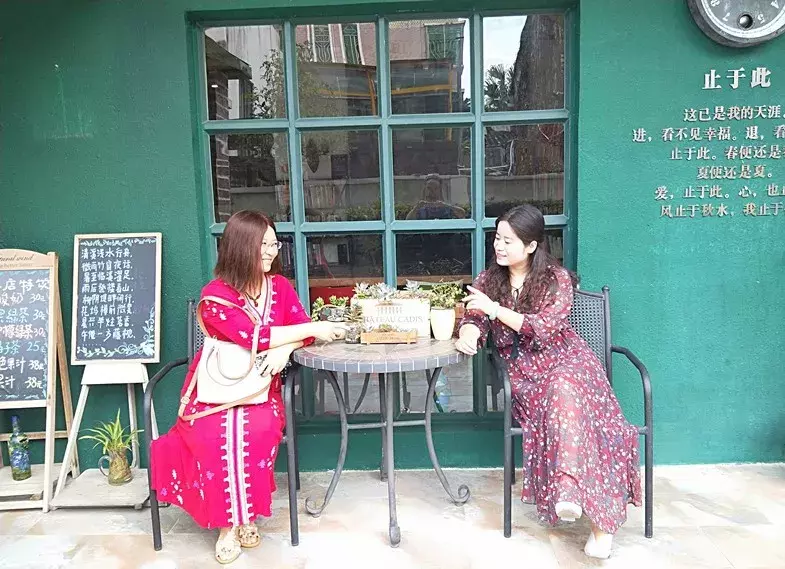 “38岁辞职女教师金小贝”辞职后的第一站：深圳，这已是我的天涯