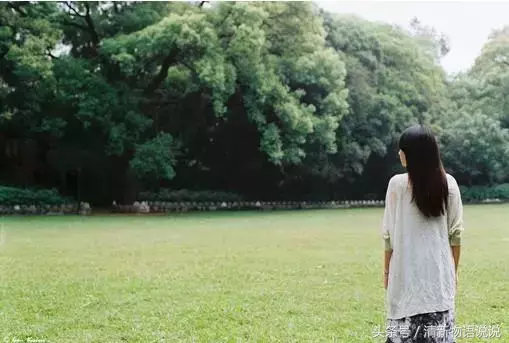 心里说不出的难受句子 伤感痛心的一句话图片