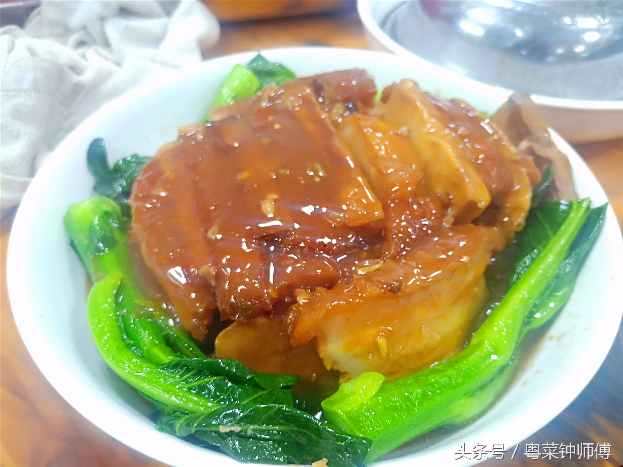 梅菜扣肉的做法視頻,梅菜扣肉的做法視頻教程