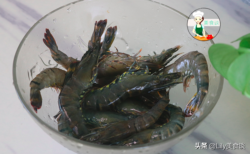 大蝦這樣吃最過癮，比水煮入味，比油炸健康，燜一燜，3分鐘出鍋