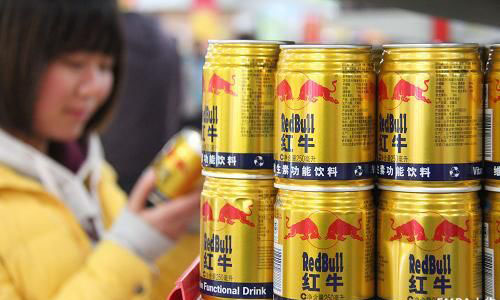 把红牛带进中国的富豪，曾走投无路卖血求生，