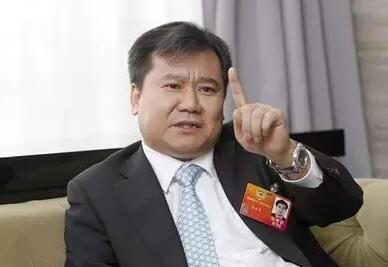 张近东：你公司股价跌了60%；黄光裕：呵呵，你董事长都没得做了
