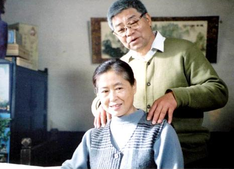 她是张嘉译的“妈”，国家一级演员，从未演过主角却越老越红