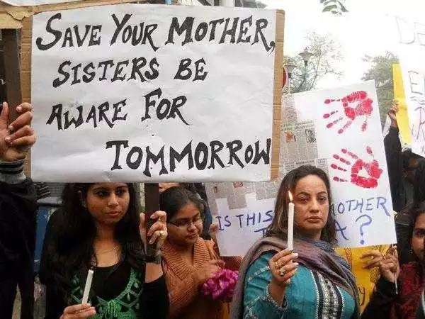 巴基斯坦通過一則法令，專門針對強姦犯，印度人開始坐不住了
