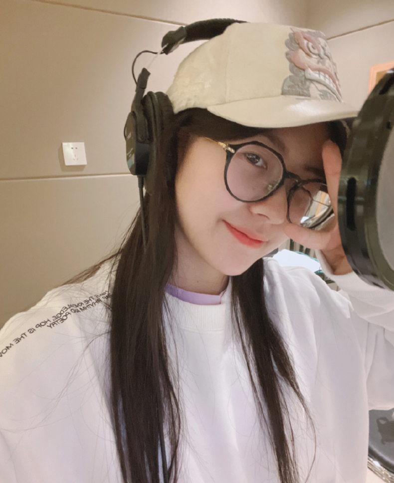 23岁女星心酸往事委屈爆哭，不红时一月才2千块，吃穿都不够用