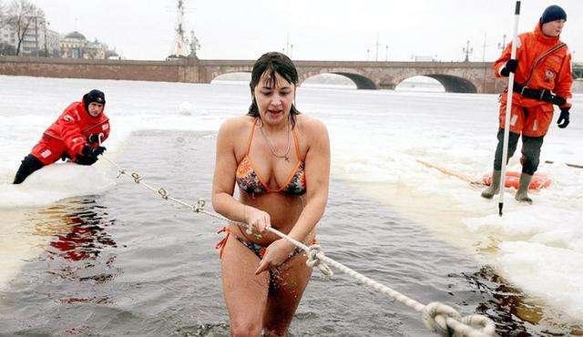 俄罗斯不产“秋裤”？为何零下30多度，满大街是