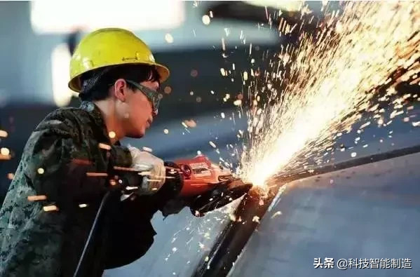 中国制造业现状，我们不缺高学历，更缺高级技工和愿意干技工的人