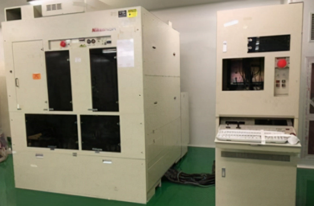 一台光刻机12亿元，净利润超50%，这么赚钱却只有