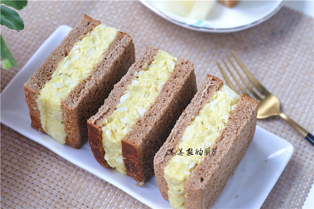 入夏瞌睡多，早餐就愛雞蛋夾！ 5分鐘搞定，低脂高能量，太香了