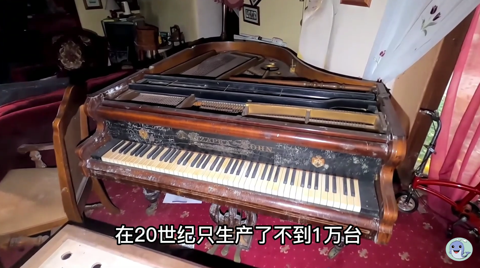 这是一栋被主人遗弃的房屋，价值180万的汽车都不要了