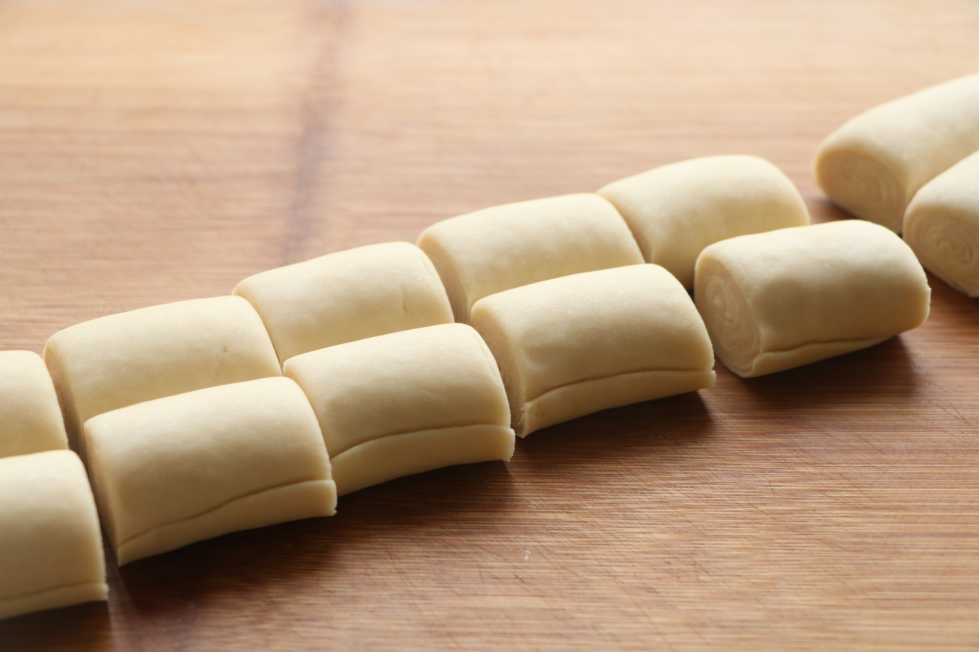 中式月饼最爱这款，层层酥脆，鲜嫩多汁，做给家人吃，老少皆宜