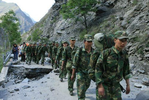 为何如今没人敢惹中国？只因12年前的一次意外，展示中国真正实力