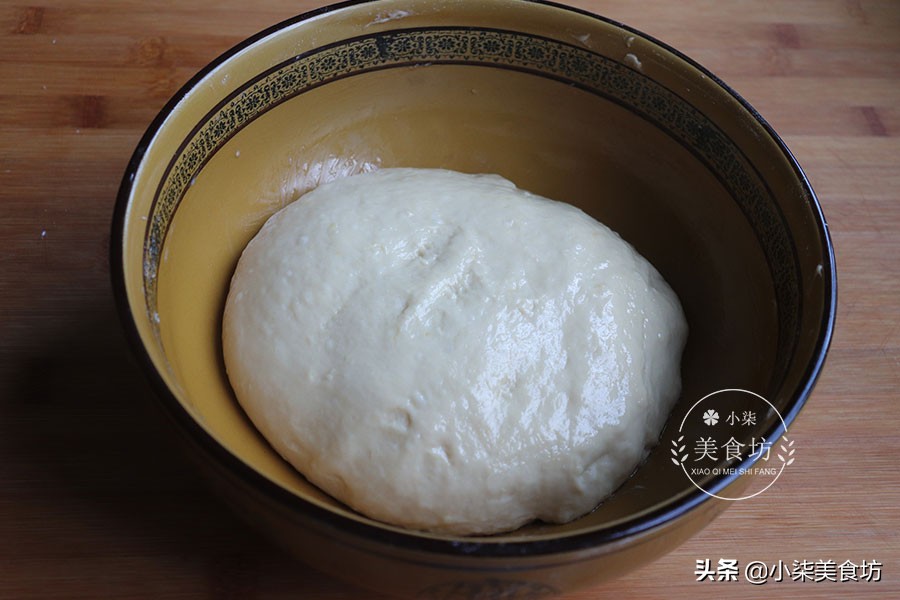 图片[6]-懒人面包做法 不用揉出膜 3折一拧 简单一做 个个松软还拉丝-起舞食谱网