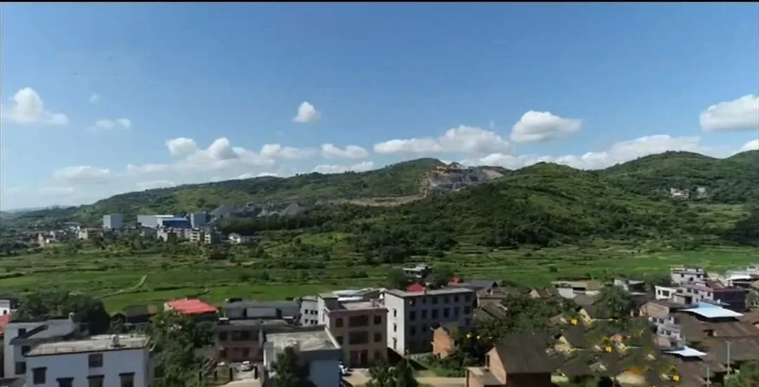 今年最红的北大女生：她的泪里，藏着广大农民工的痛