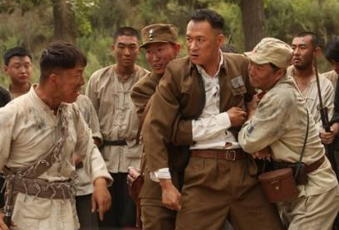黄渤的“贵人”，荧幕上的“经典”，离开演艺圈的高虎如今咋样了