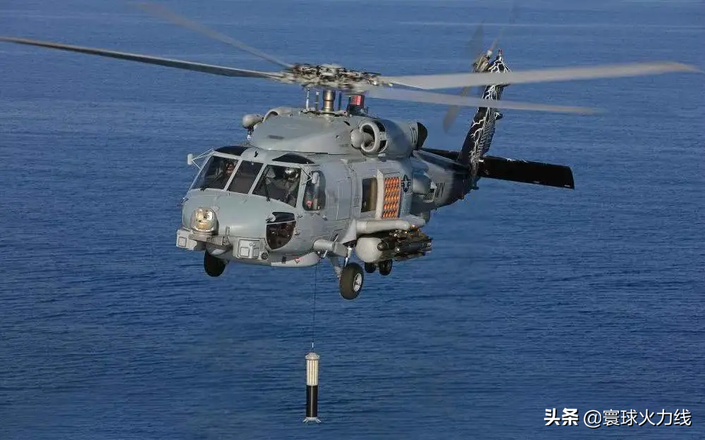 欺人太甚，美軍艦無視警告三度穿越台灣海峽，解放軍戰機攜空空導彈應敵