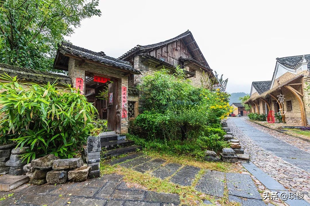 The owner spent 11 years investing 400 million yuan to build an ancient village with very few tourists