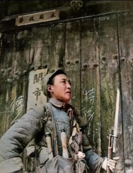 ��ʵ�İ�·����һ���ɫ��Ƭ��Ŀ����棬ɱ������