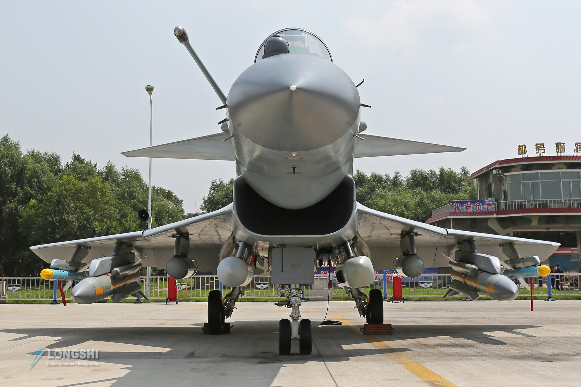 �������岻�ϣ������Ҷ��֣���ž����ߴ��ߴ磬��������ҪĿ��