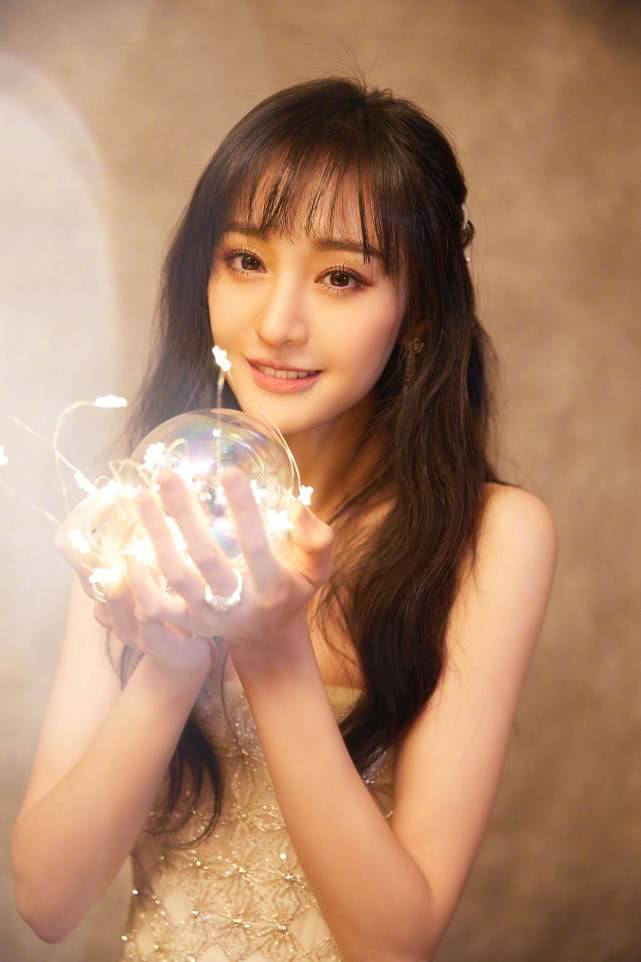 连续上了这么多次热搜，郑爽发的这个视频，真