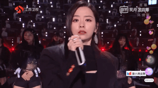 跨年晚会状况百出：汪涵不在状态，应采儿假唱