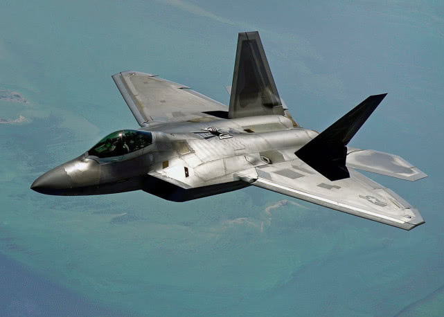 美国空军损失十分惨重！时隔不到一周，两架隐身战机接连坠毁