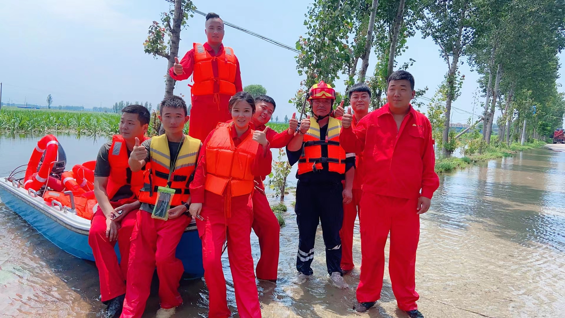 南阳sunny阳光篮球俱乐部教练员张帅挺身新乡抗洪