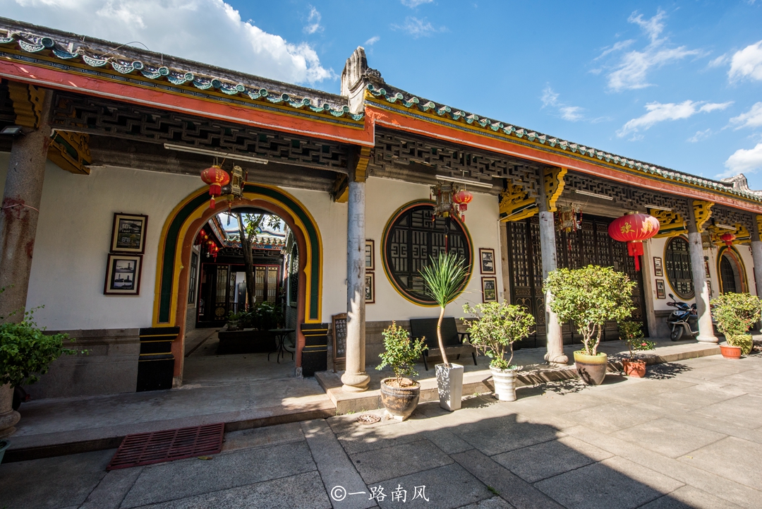 Among the ten alleys of Paifang Street in Chaozhou, five of them were once called "the rich man's alley", many tourists have not walked through
