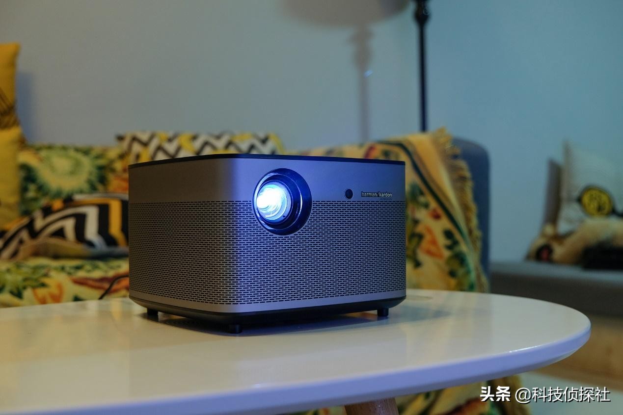 Besides see a movie, intelligent measuring projector still can play so