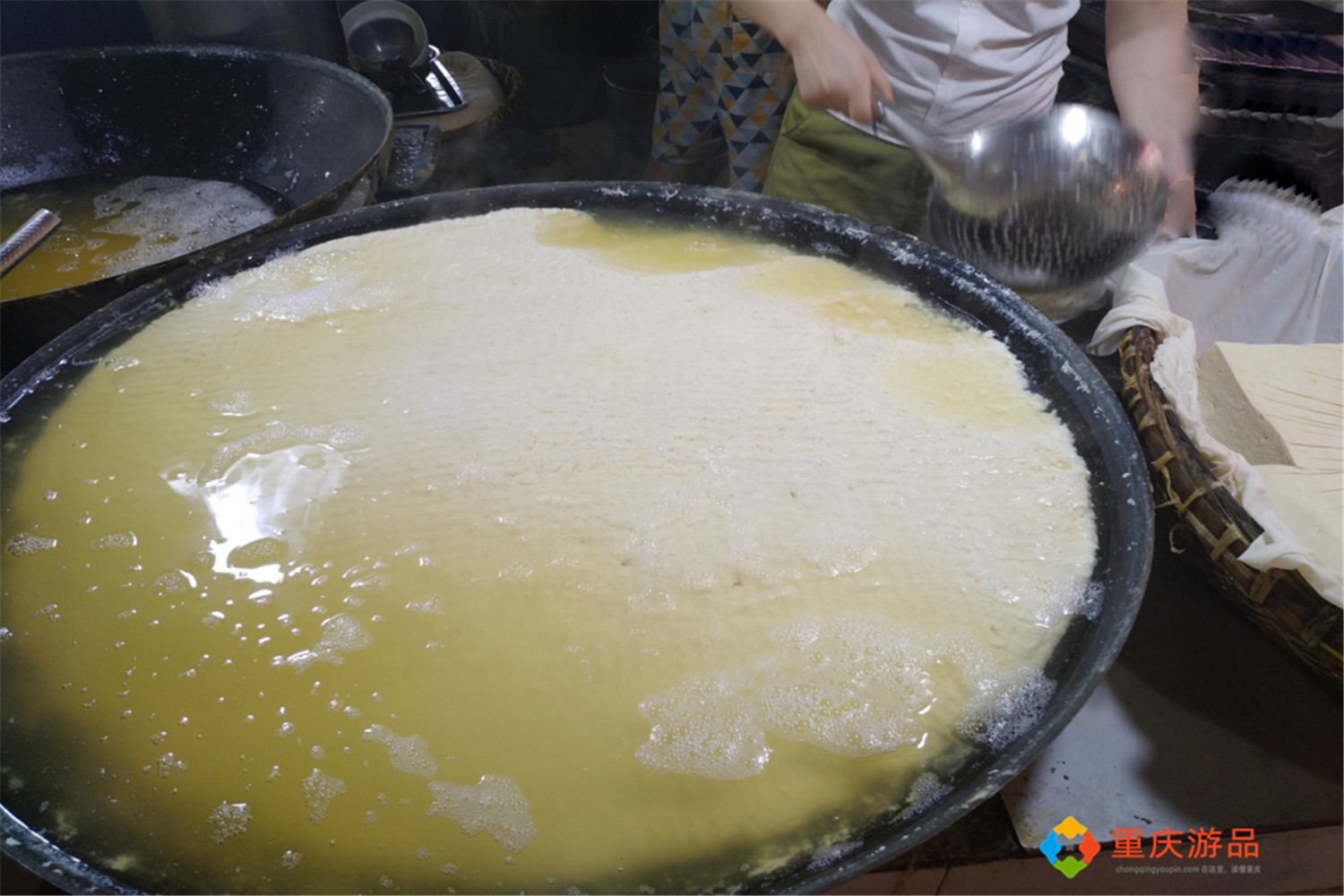 重庆本地旅游攻略：以豆花饭出名的木洞，5元巴士直达，太好玩了