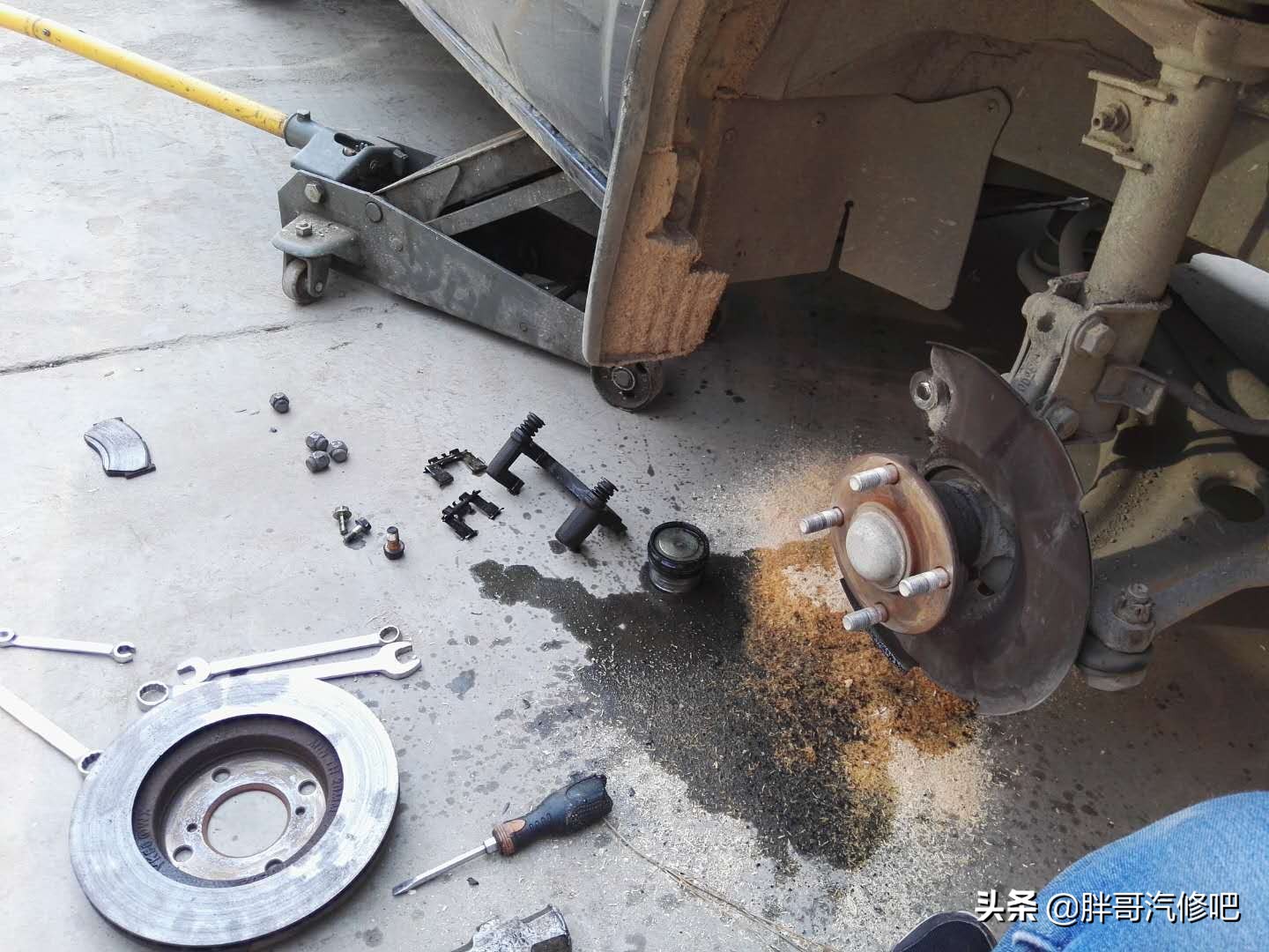图片[3]_车主真厉害把刹车片后钢板当成刹车片使用 导致盘和分泵报废_5a汽车网