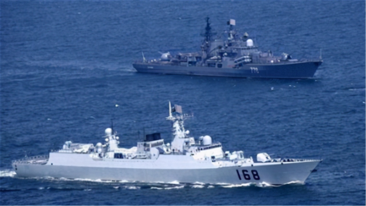 美日法三国战舰云集南海周边，美危险举动挑衅