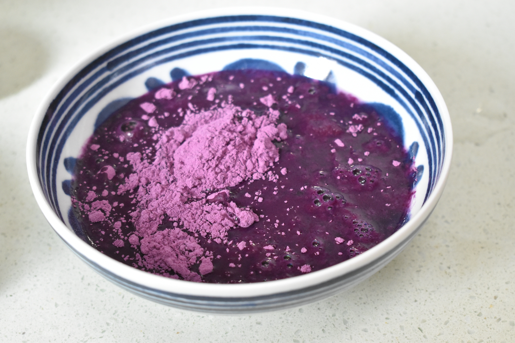 這糕點好看又好吃，攪拌幾下蒸一蒸，香甜軟糯，比蛋糕簡單